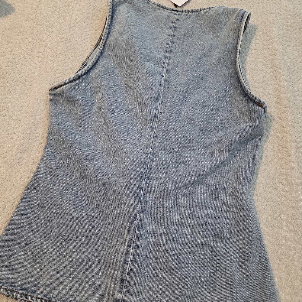 Women's Fitted Denim Vest. - Picture 4 of 4